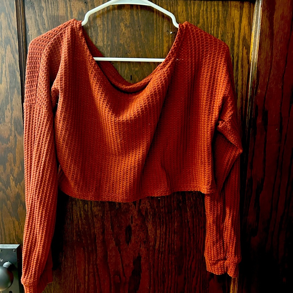 Waffle knit cropped crew neck. Matching shorts also available.